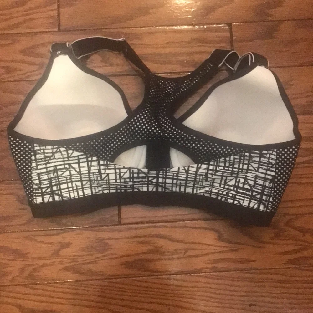 NWOT 38D Black/ White Zip Front Maidenform Bra - Picture 3 of 4